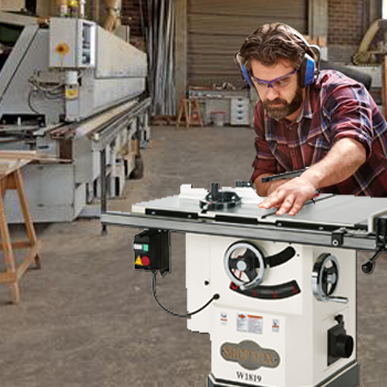 Contractor Table Saw with Powerful Motor power output