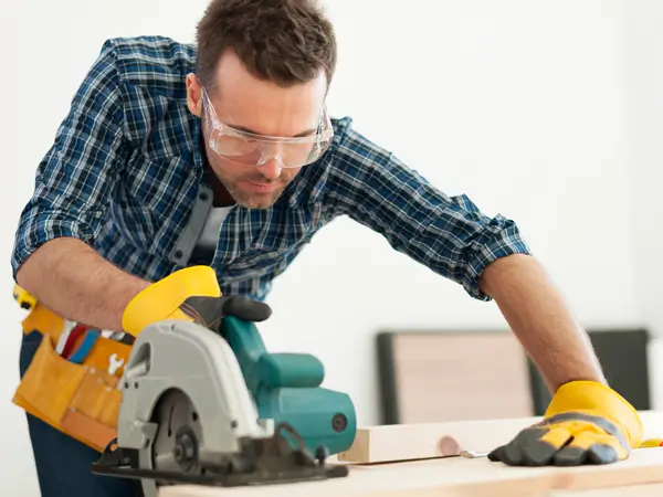 Safety Measures of Using a Cordless Circular Saw